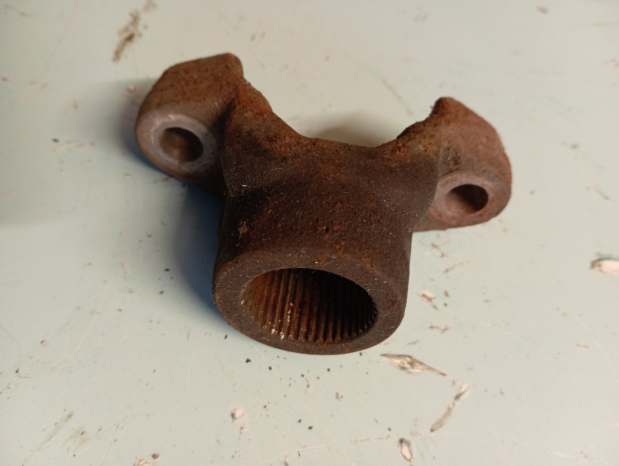 Хундай старех н1 концевой шлицевой на торсион.