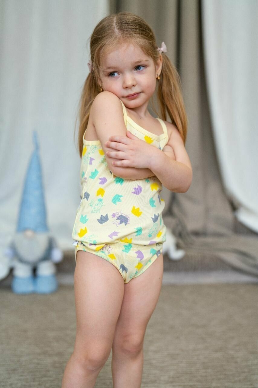 плавки девочек  Купить Комплект Белья для девочки майка на бретельках + плавки корона за  500р. с доставкой
