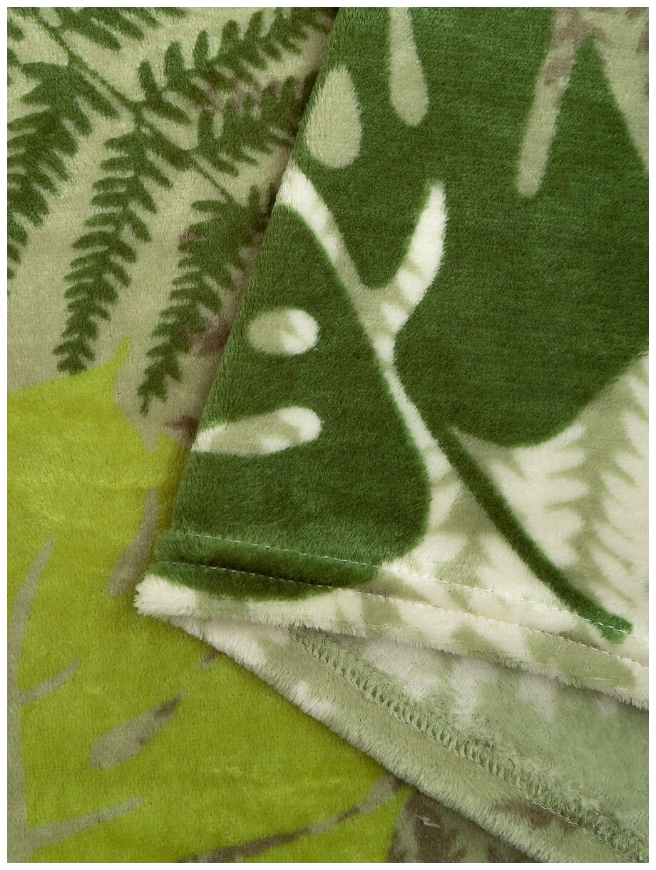 Плед TexRepublic Absolute 180х200 см, 2 спальный, фланель, покрывало на диван, теплый, мягкий, зеленый, оливковый, рисунок монстера и папоротник - фотография № 5