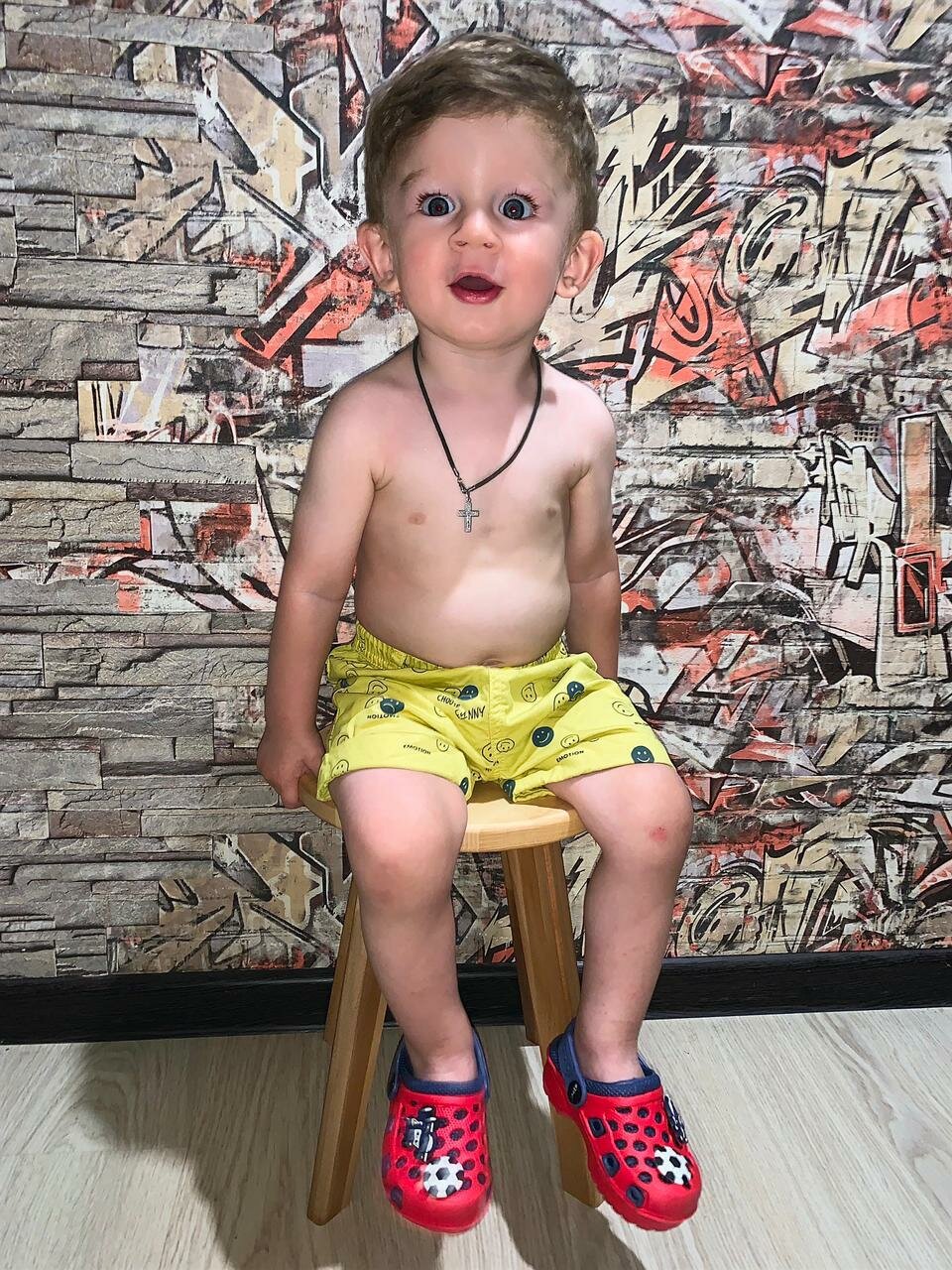 фото Табурет детский из дуба светлый