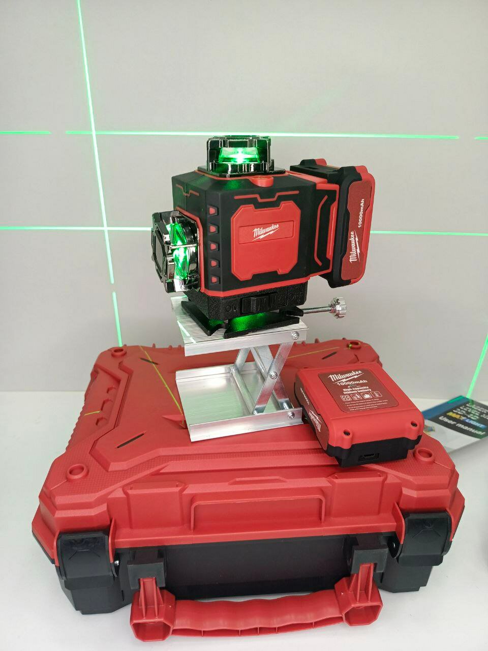 Лазерный уровень 4D с 16 линиями, зарядкой Type-C и поддержкой Bluetooth акб 10000 мАч