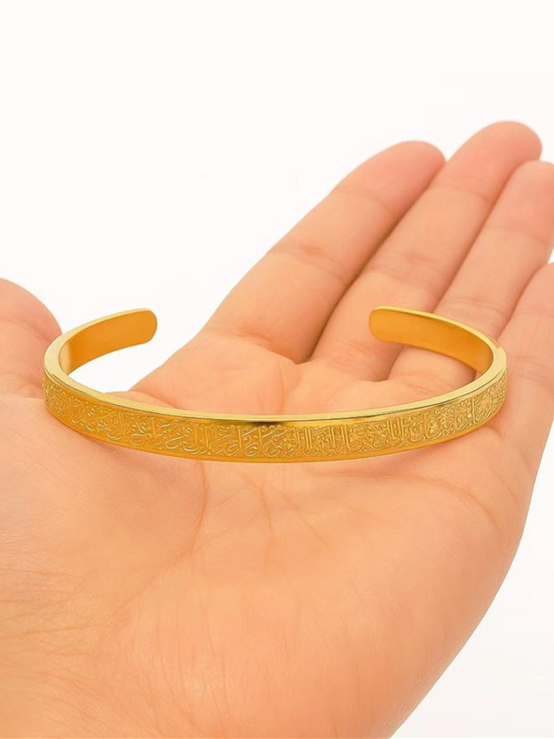 Жесткий браслет