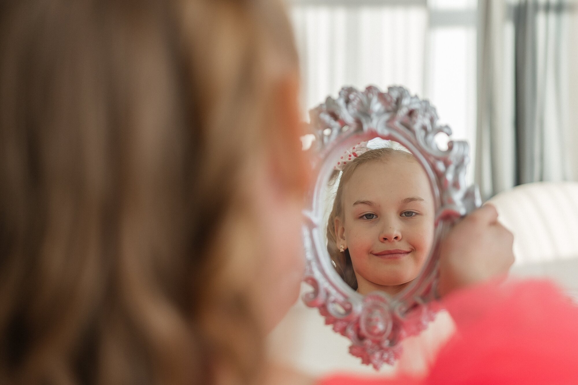 Зеркало интерьерное с серебряной рамкой Ангелы ZlatDecor,21 см х 29 см, 1 шт - фотография № 2