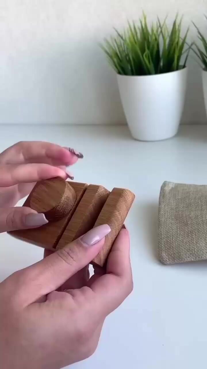 Подставка для телефона и планшета Melnichuk Werk деревянная — фото 1