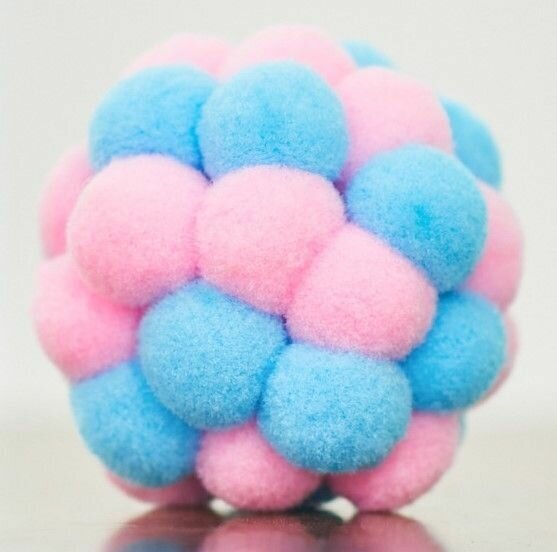 Игрушка-мячик для животных с погремушкой внутри, шерстяная игрушка-дразнилка для котов, 4,5см, Цвет голубо-розовый - фотография № 6