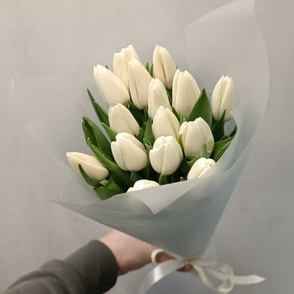 Букет белых тюльпанов 15 штук