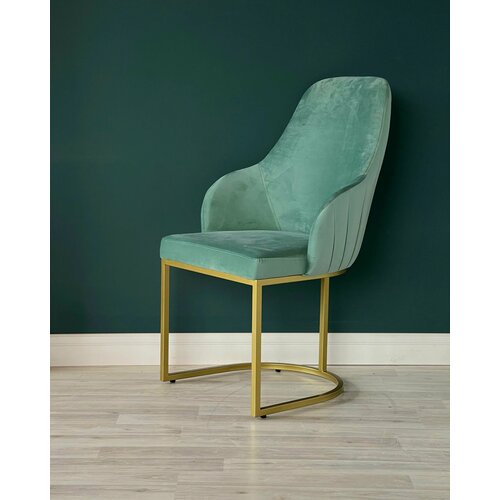 Дизайнерский стул MONRO от мебельной компании RIHOT на металлическом каркасе. Цвет ткани - AQUAMARINE. Цвет каркаса - золото. 1 шт.