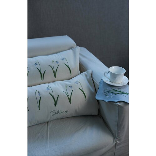 Декоративная подушка с вышивкой Подснежник 2936₽