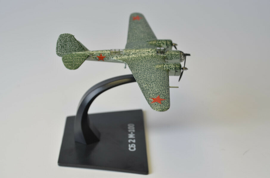 Коллекционная модель 1/144 Самолет СБ2М-100 — фото 1