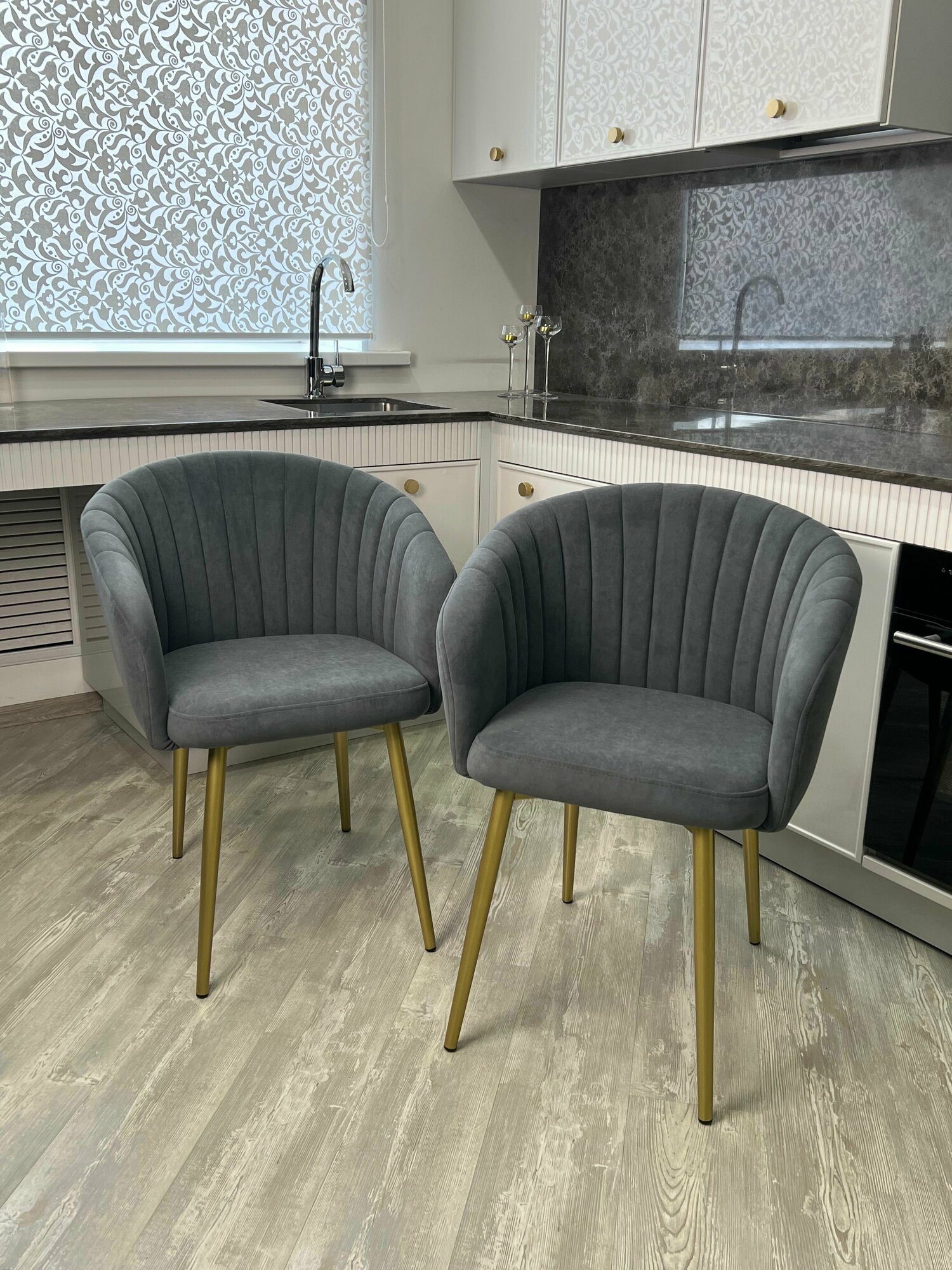 Комплект стульев Версаль для кухни графит с золотыми ногами, стулья кухонные 2 шт.