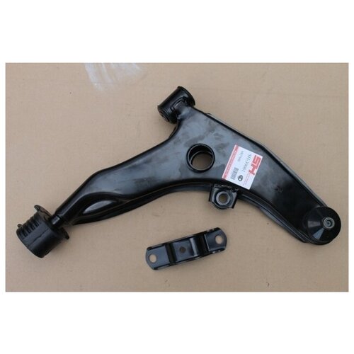 фото Рычаг подвески передний правый с гайкой, с кронштейном carisma 1996-1998 sh39061 sh auto parts