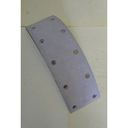 Накладка асбестовая задних тормозных колодок Газель, Соболь, Газель Бизнес, Газель next БзАТИ. Сверлёная, гнутая.