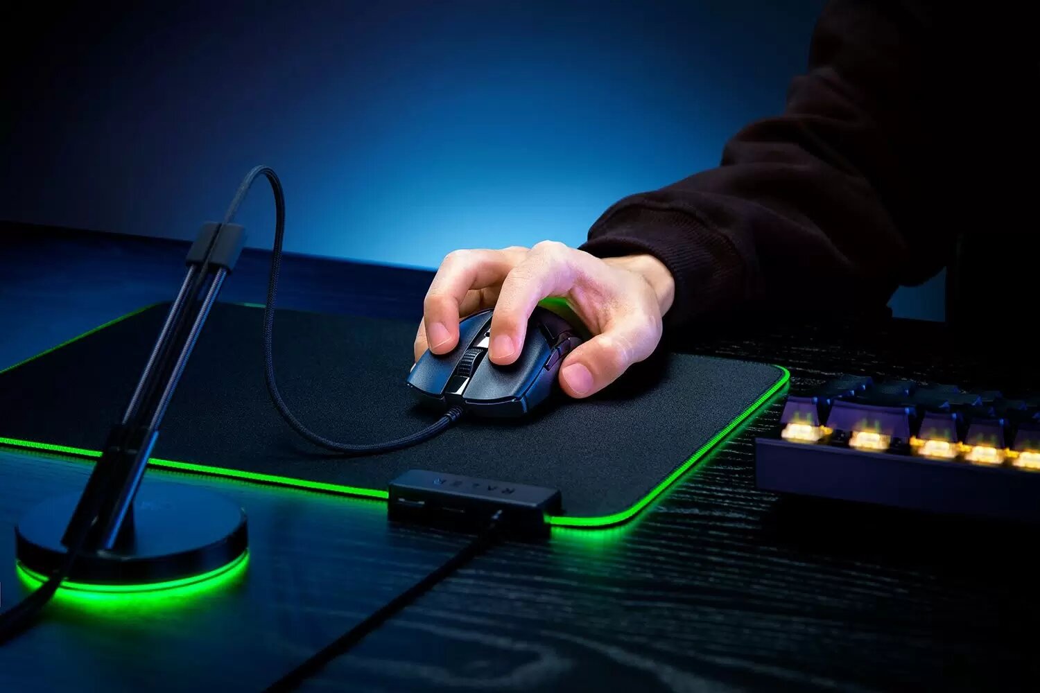 Игровая мышь Razer Cobra (RZ01-04650100-R3M1) 8500dpi, оптические переключатели, 6 кнопок — фото 1