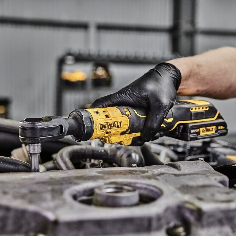 Аккумуляторная трещотка DeWALT DCF512 ATOMIC 18V (1/2', 108Нм) - фотография № 6