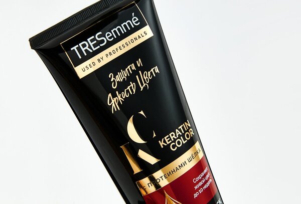 TRESemmé маска-блеск 3в1 Keratin Color Защита и яркость цвета для окрашенных волос, с протеинами шелка 200 мл