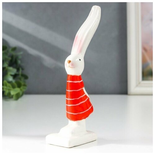 Сувенир керамика Кроличка в полосатом 4х7х16 см 862₽