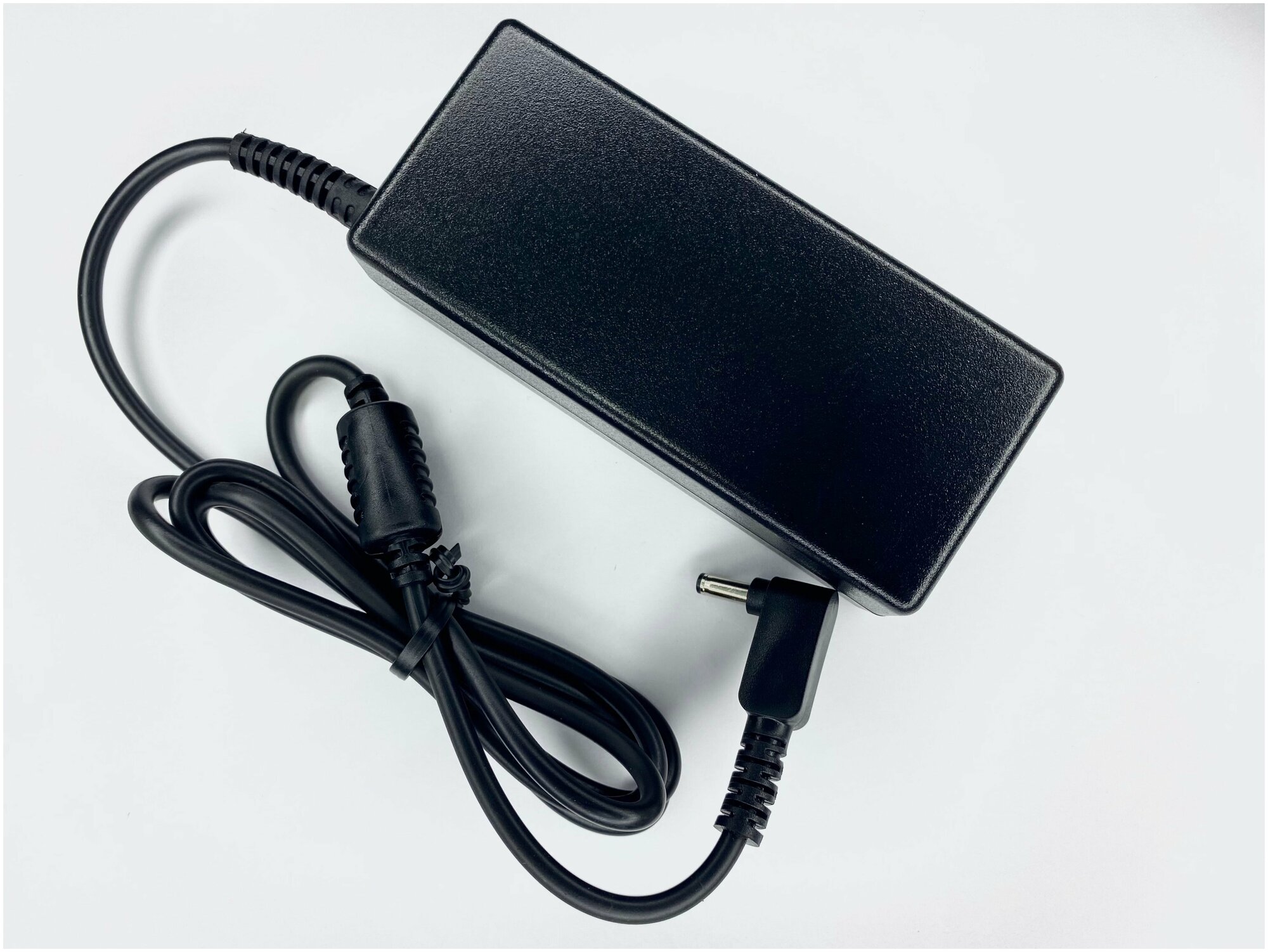 Зарядка (блок / адаптер питания) 19V 2.37A 4.0x1.35 (45W) для ноутбука Asus VivoBook K540BA-GQ243T / K540UA-GQ1975T / Max D541SA / R459FA / R540UB