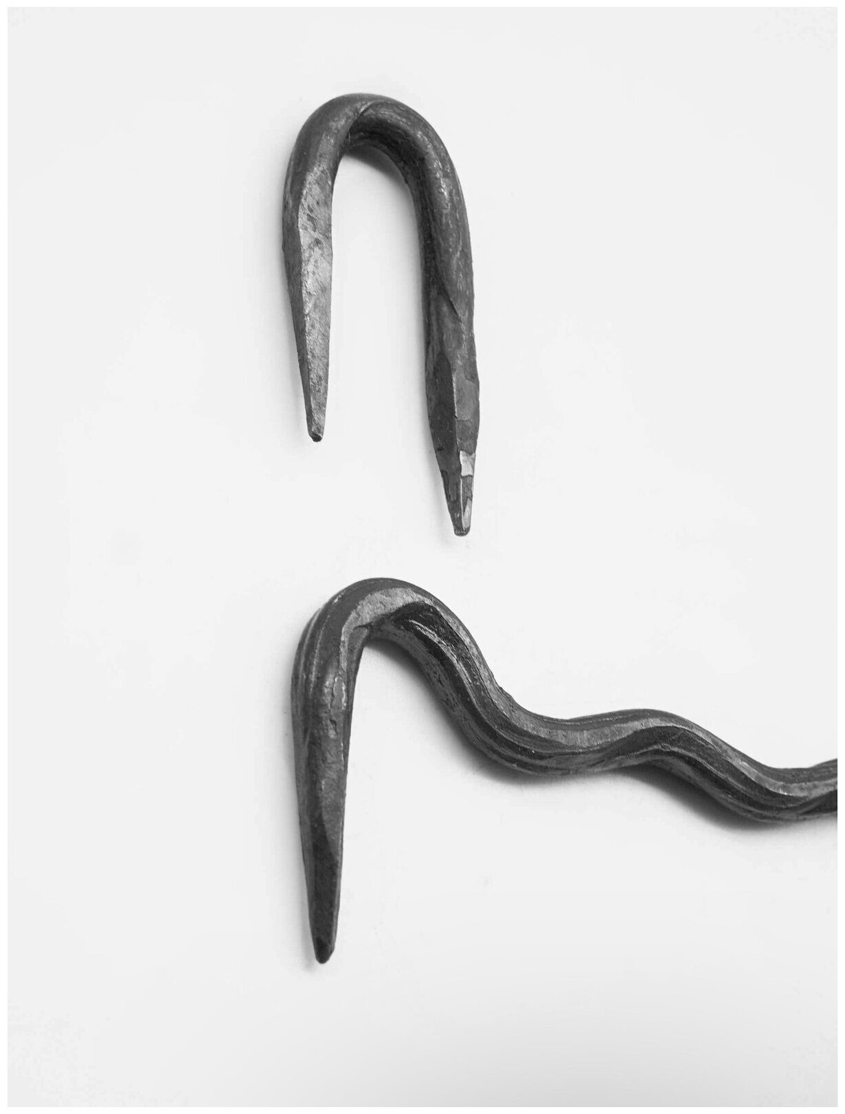 Крючок ветровой кованый Волна 12 см., цвет: черный для калиток, дверей, ворот - фотография № 5