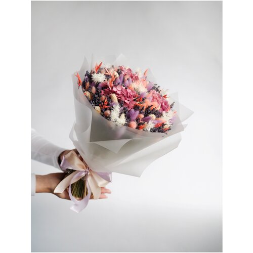 Букет сухоцветов с хлопком и гортензией в лавандовой гамме