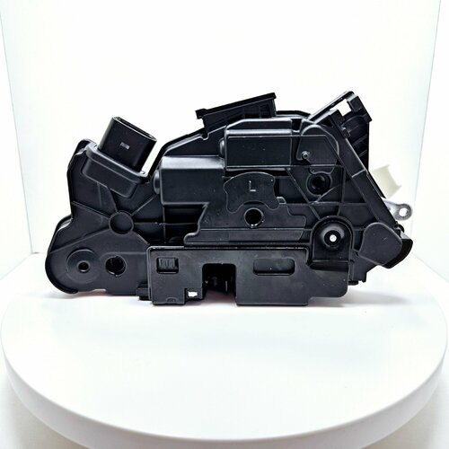 Замок двери передний левый 5N1837015A Volkswagen 7 контактов 4000₽