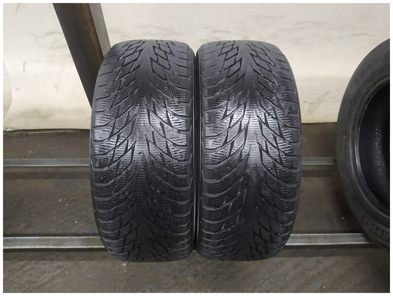 Nokian Hakkapeliitta R2 235/55 R17 БУ Шины Зимние