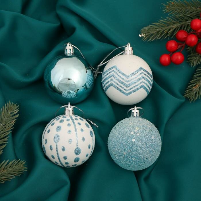 Елочные шары Зимнее волшебство "Рогнеда", диаметр 6 см, бело-голубые, пластик, 4 шт