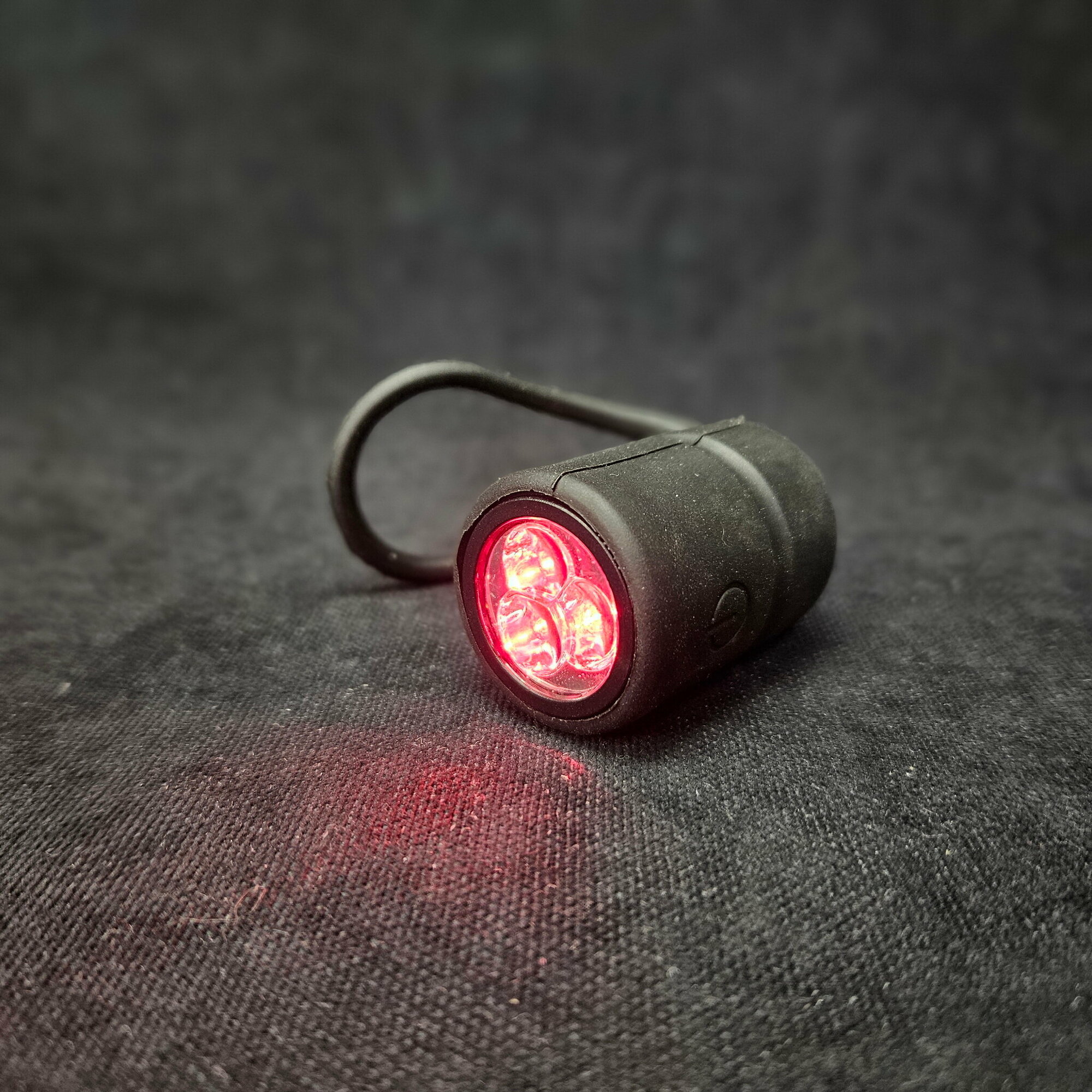 Фонарь задний Moon Q-1 (2 диод. 3 реж. 2хCR2032) — купить в