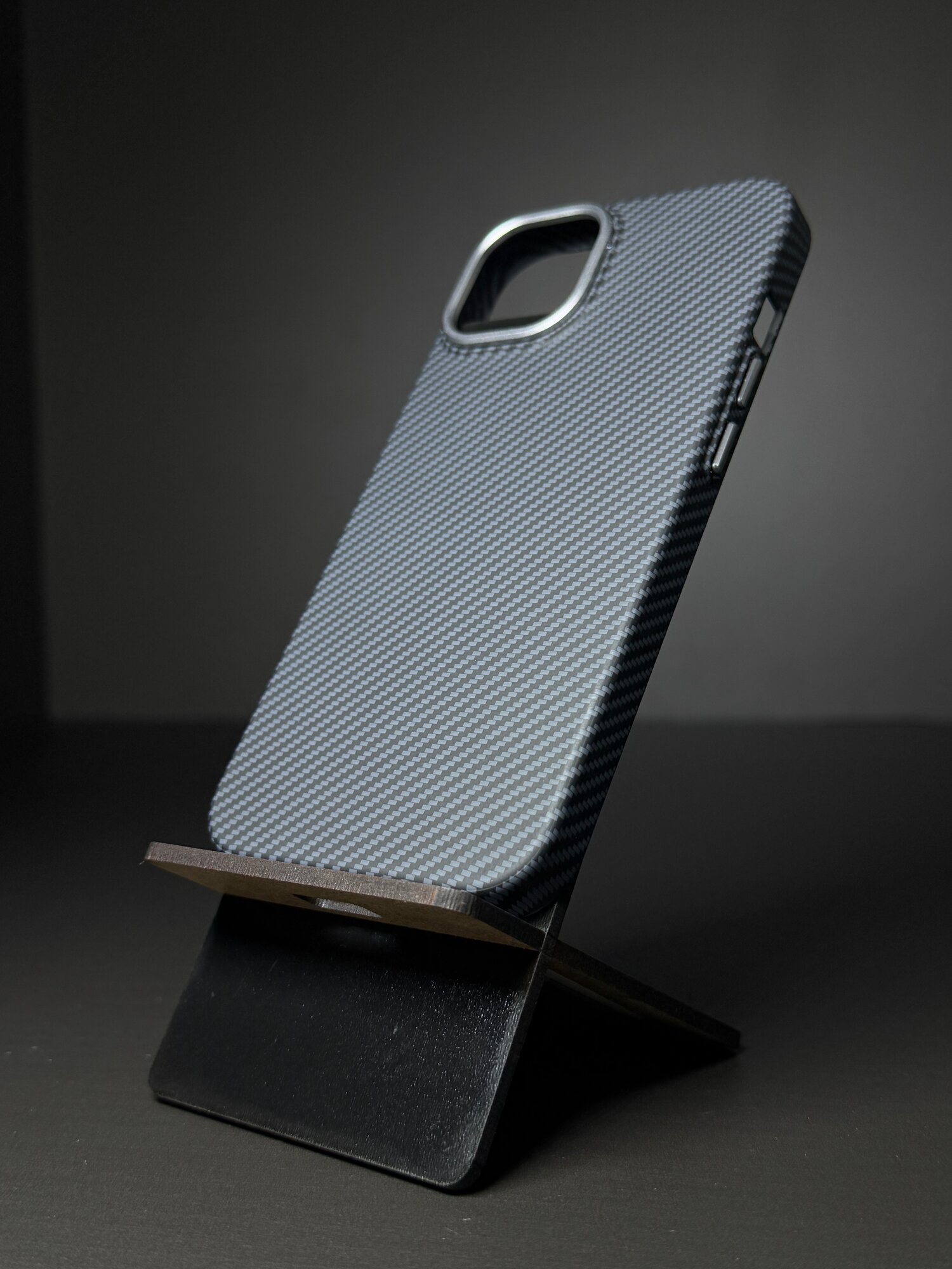 Чехол на Айфон 13 с МагСейф из Кевлара / Case iPhone 13 с MagSafe Kevlar LUXO Life+, Классический черный, карбоновый