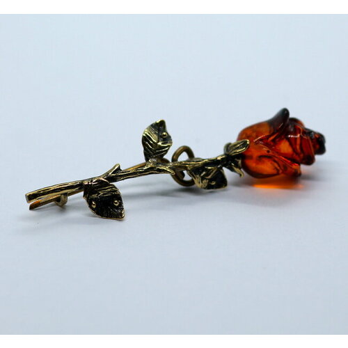 Брошь Yantar-shop янтарь прессованный золотистый 470₽