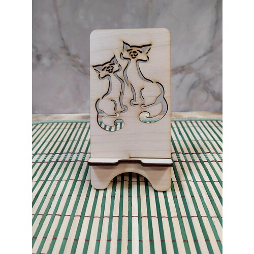 Подставка для телефона из дерева 