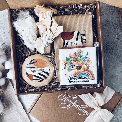Подарок воспитателю на выпускной подарочный набор с мёдом и чаем на день рождения 1286₽
