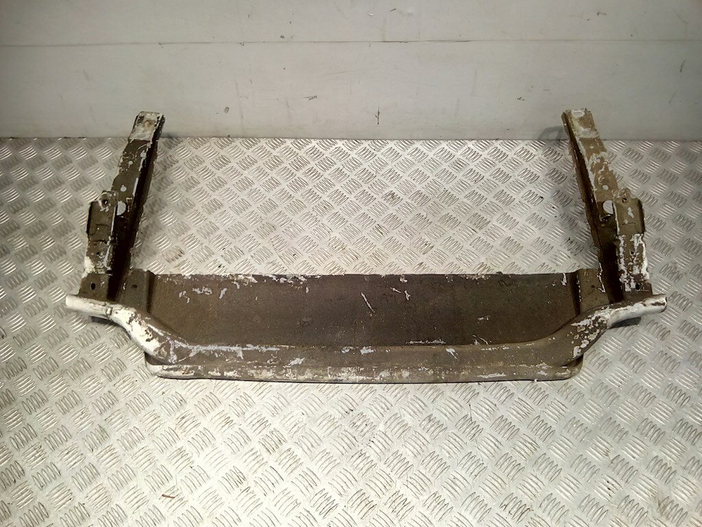 Балка под радиатор Volvo XC90 1 30723873 арт. 484918