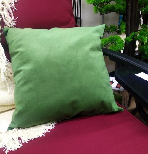 Декоративная подушка 45х45 см для дивана, мебели, велюр, зеленая