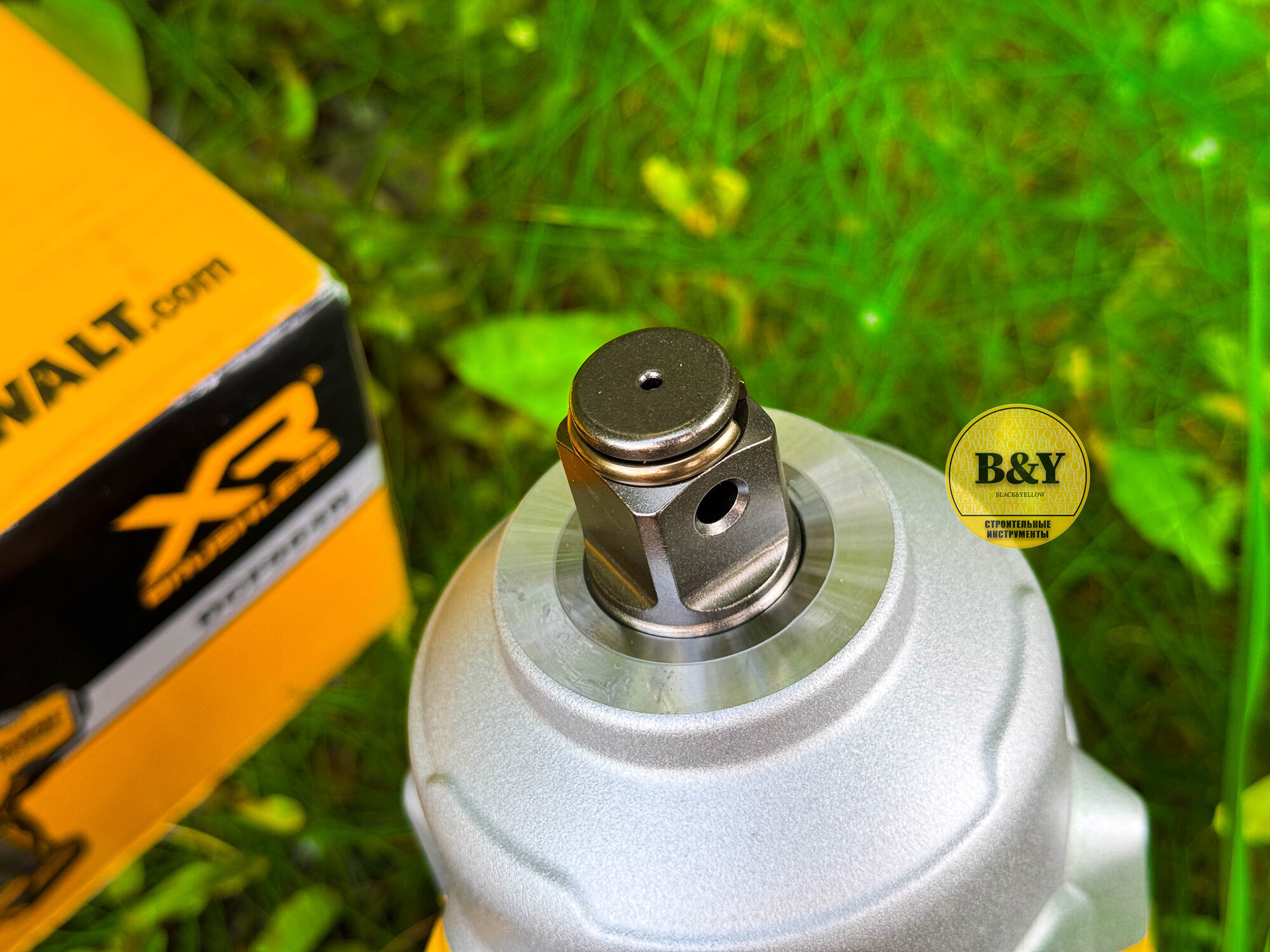 Аккумуляторный гайковерт DeWALT DCF964N 18В, бесщеточный двигатель — фото 1