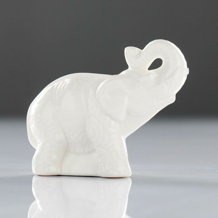 Статуэтка фарфоровая "Индийский слон. Белый", 10х4х8 см