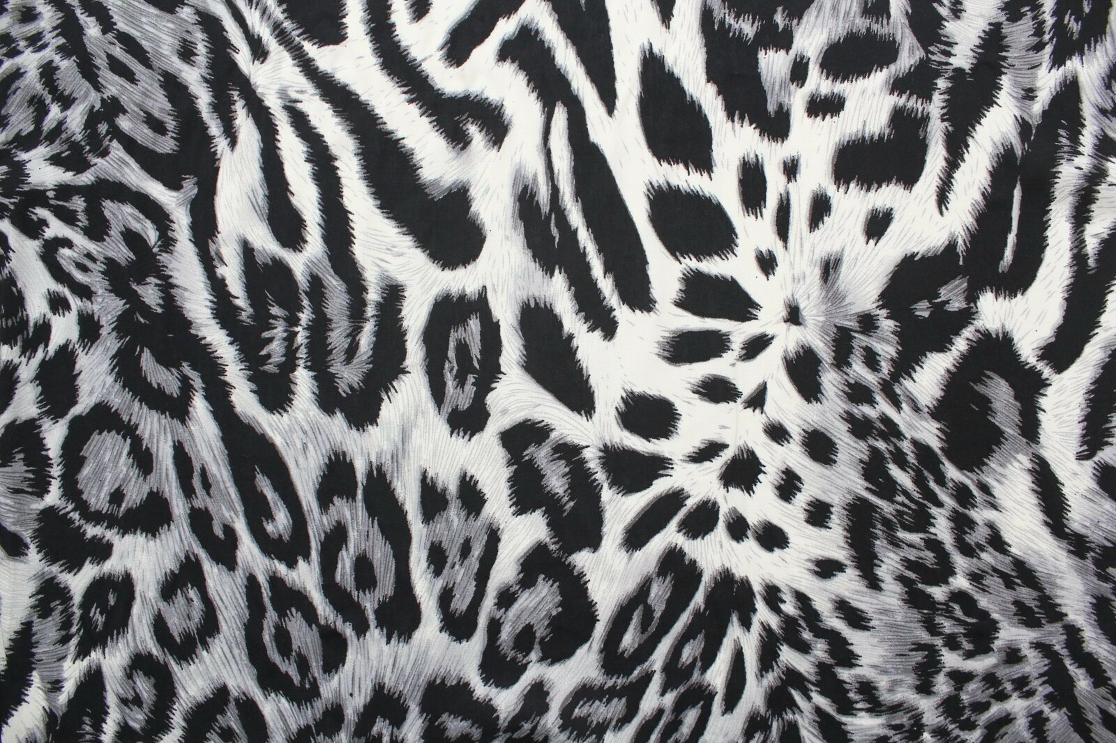 Ткань Вискоза блузочно-плательная чёрно-бело-серый хищник, ш140см, 0,5 м