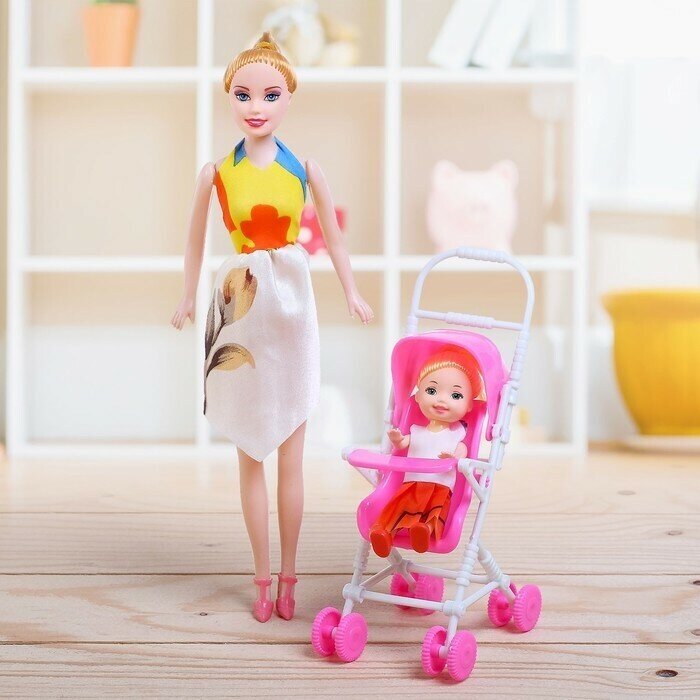 Кукла-модель "Мама с дочкой" с коляской
