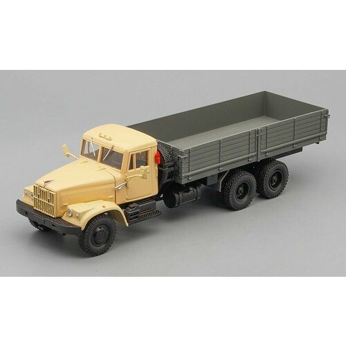 Масштабная модель грузовика коллекционная краз 257Б (1969-1977), бежевый / серый игрушка краз 257б бортовой 1969 1977 серо зеленый