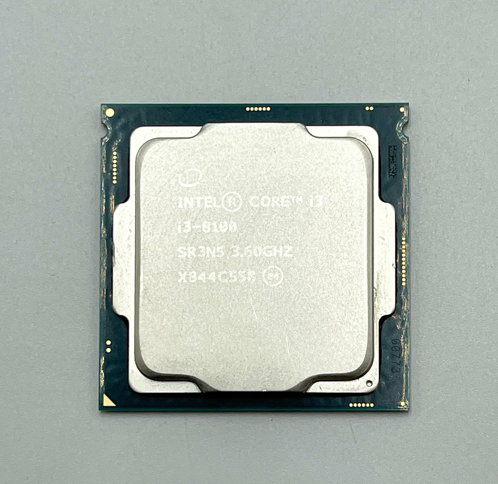 Процессор Intel Core i3 8100, Coffee Lake LGA1151v2, 4 x 3600 МГц