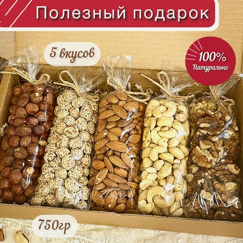 Изображение товара Подарочный набор смесь орехов миндаль, фундук, кешью, грецкий орех, арахис
