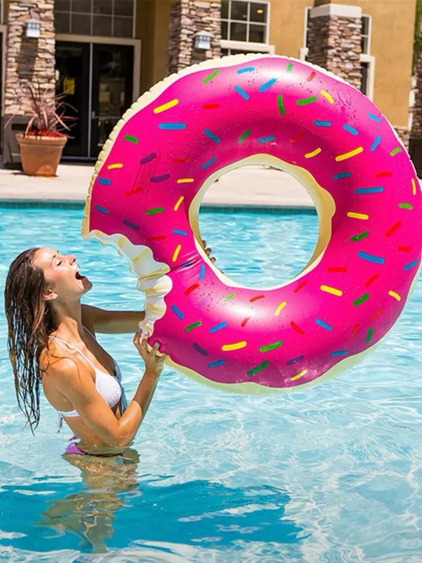 Надувной плавательный круг 