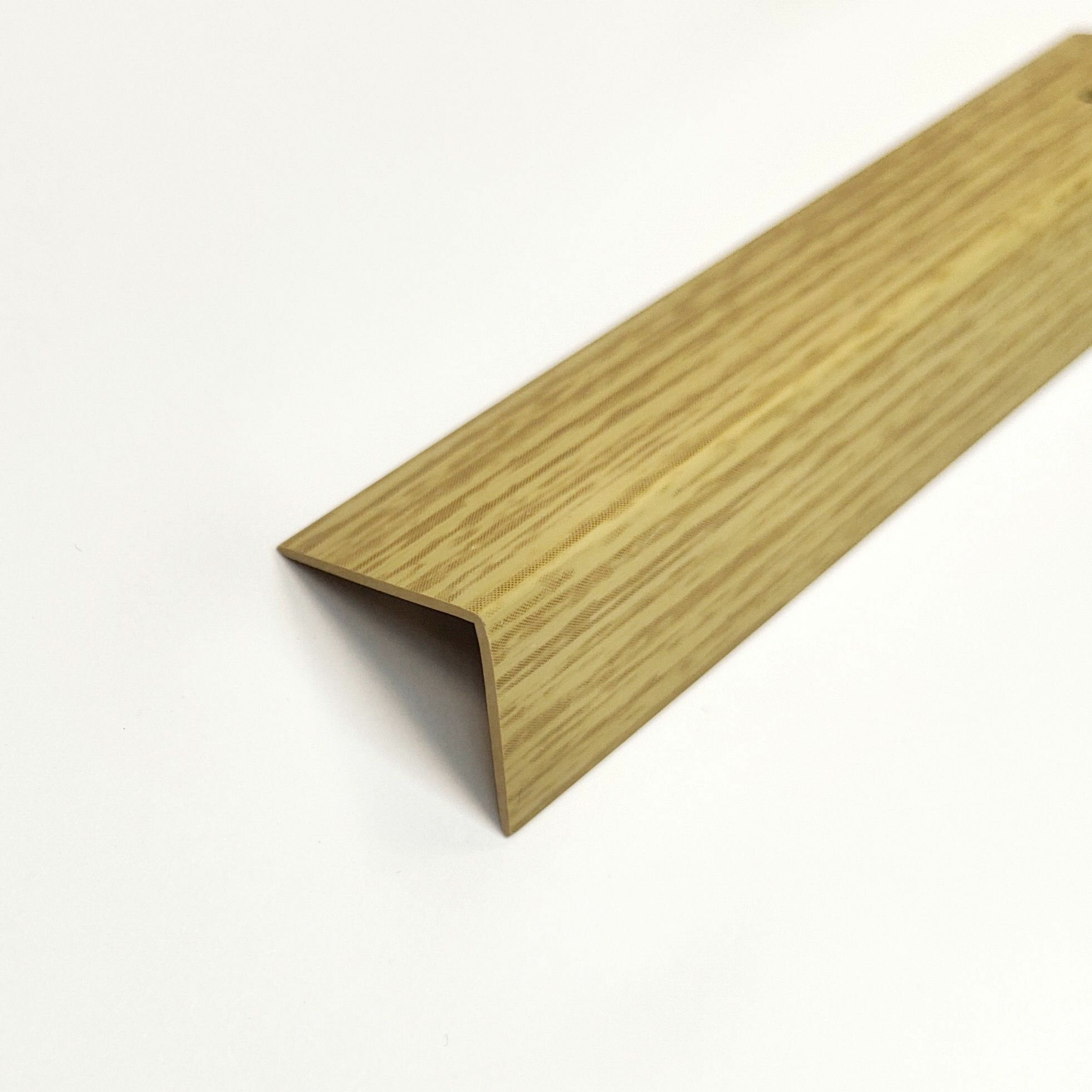 Уголок арочный гибкий ПВХ декоративный 5х17 мм длина 27м CEZAR (Польша) HE0038 Дуб 1шт