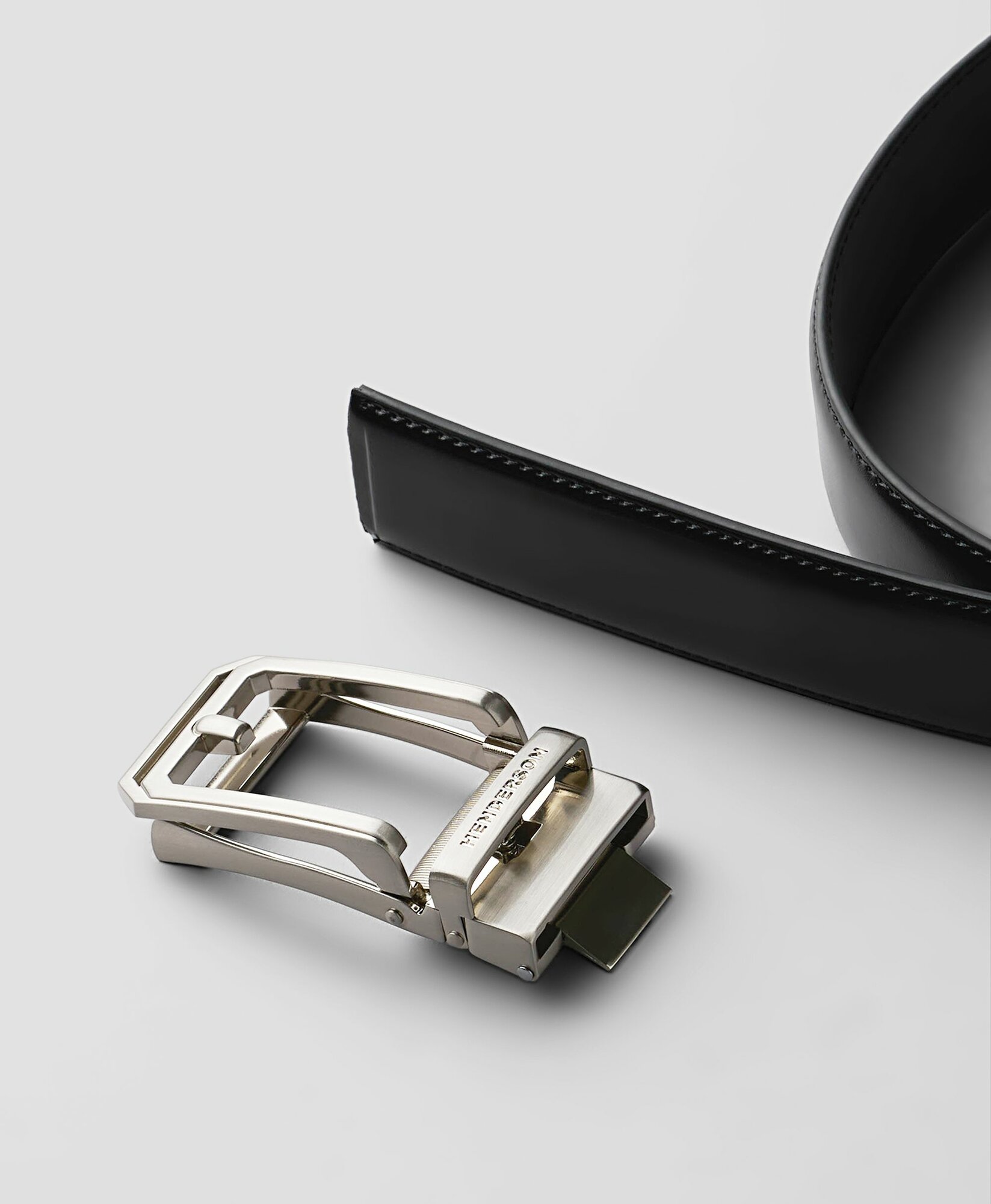 Ремень HENDERSON для мужчин, размер 125, черный — фото 1