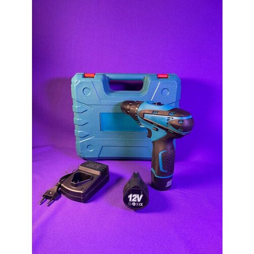 Аккумуляторный шуруповерт 12 Вольт с двумя батареями и двумя насадками в кейсе 4000₽