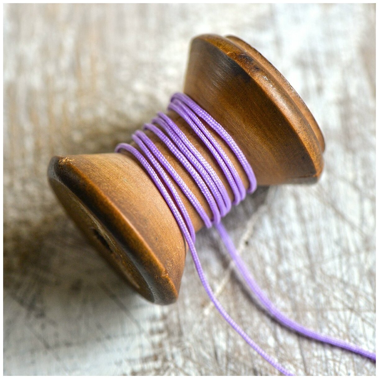 Шнур полиэстер 25 метров для рукоделия / браслетов цвет сиреневый 1 мм