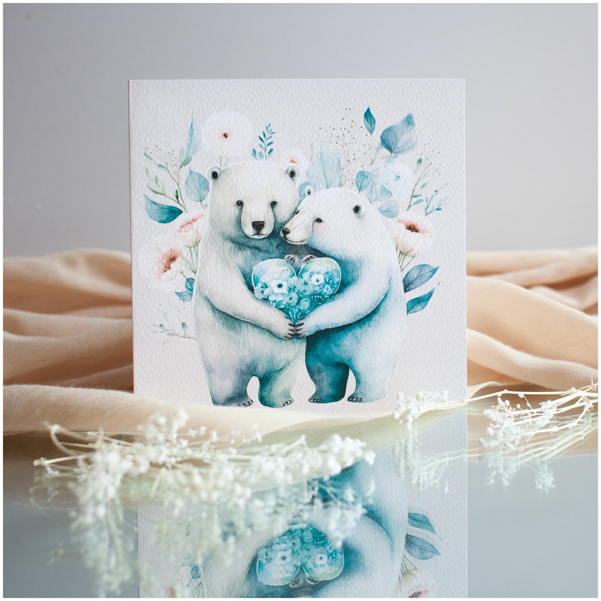 "Белые мишки", авторская открытка складная 15х15 см с конвертом, на дизайнерской бумаге, валентинка