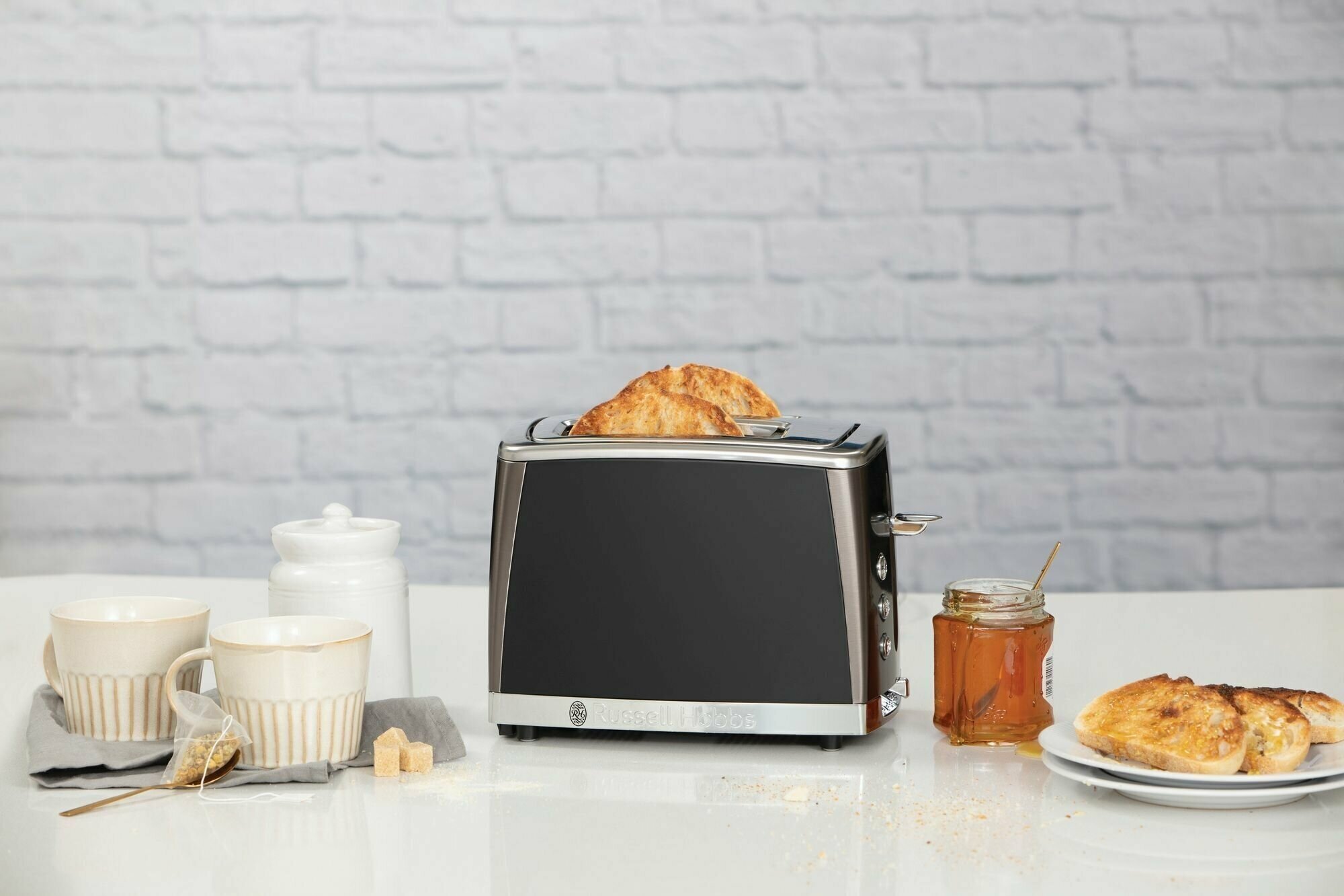 Тостер Russell Hobbs 2 Slice Toaster Matte Black, 1550 Вт, 2 слота, 5 режимов, черный - фото №13
