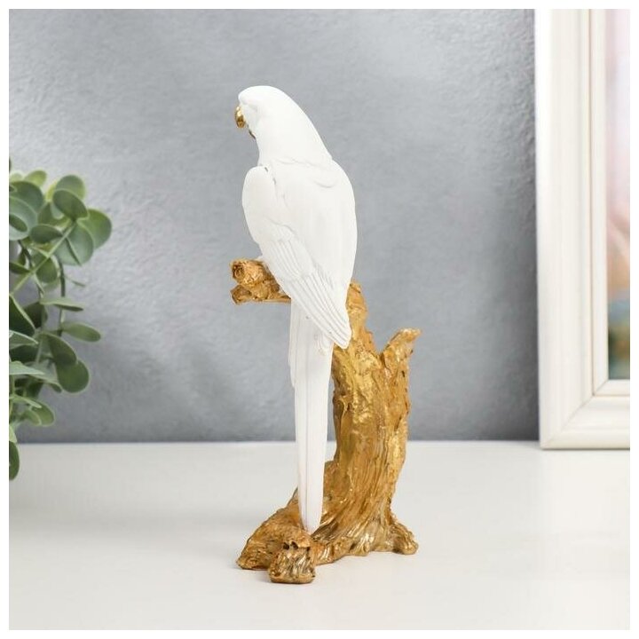 Сувенир полистоун "Белый попугай Ара на золотом дереве" 20х7х10,5 см