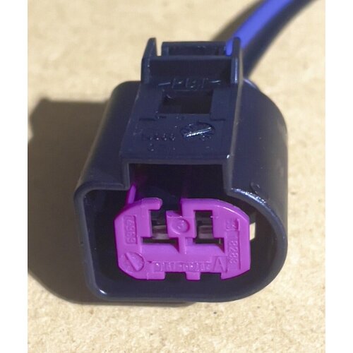 Разъём генератора Volkswagen Audi Skoda OEM 1J0973772 460₽