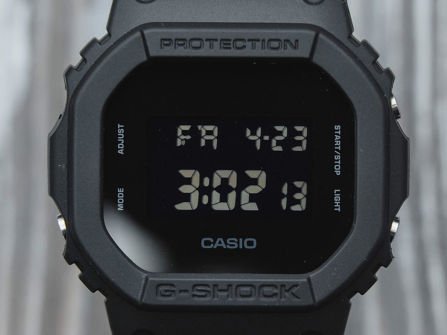 Наручные часы CASIO G-Shock DW-5600BB-1